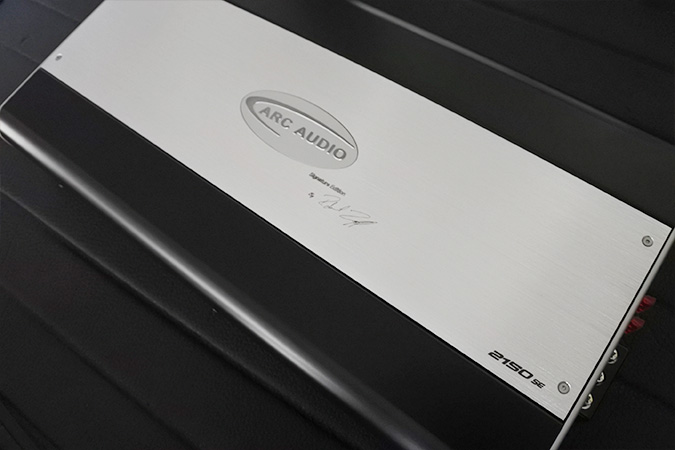 又见“手提箱” 车改坊汽车影音连锁奥迪A6L改装