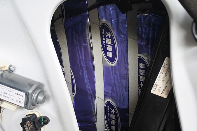 又见“手提箱” 车改坊汽车影音连锁奥迪A6L改装