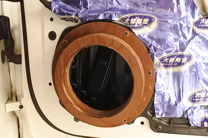 又见“手提箱” 车改坊汽车影音连锁奥迪A6L改装