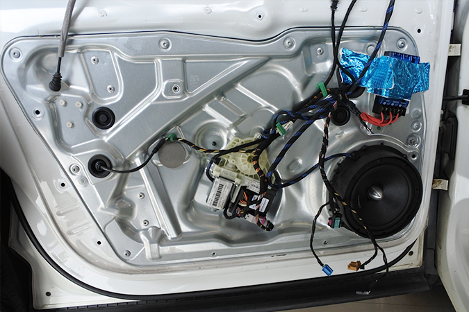 它怎能不配它？车改坊汽车影音连锁大众途观改