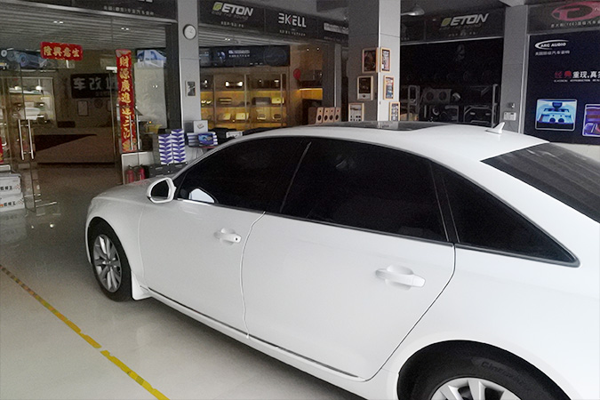 又见“手提箱” 车改坊汽车影音连锁奥迪A6L改装