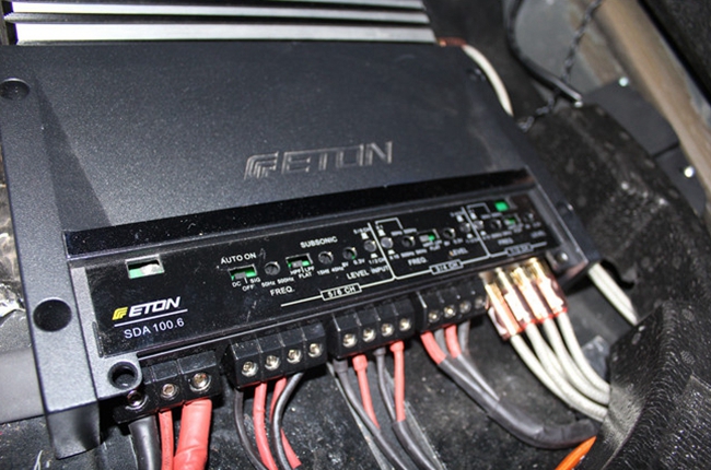 汽车音响我做主 武汉歌德大众途锐改装ETON和AR