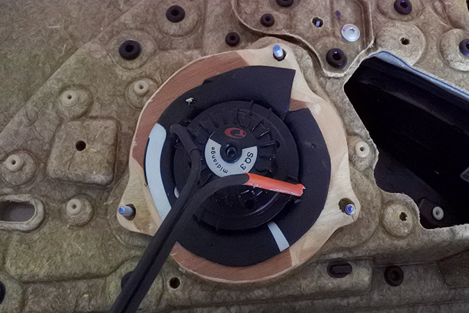 打造三分频音响系统 车改坊汽车影音连锁宝马