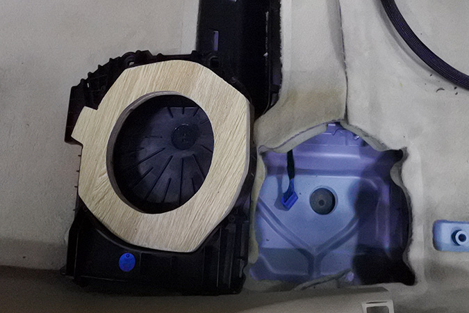 打造三分频音响系统 车改坊汽车影音连锁宝马