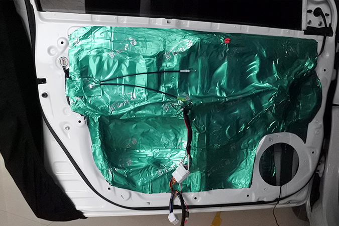 音乐层次感出来了 车改坊汽车影音连锁丰田雷凌