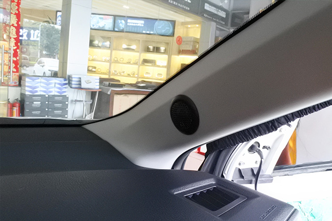 音乐层次感出来了 车改坊汽车影音连锁丰田雷凌