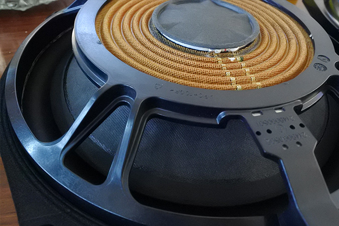 哈曼卡顿又下岗了 车改坊汽车影音连锁宝马5系无