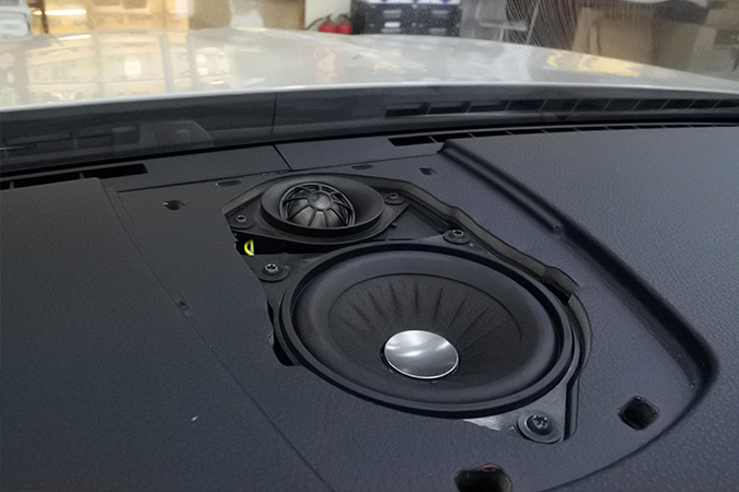 哈曼卡顿又下岗了 车改坊汽车影音连锁宝马5系无