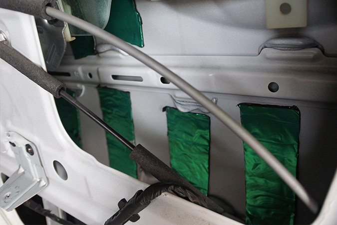 经典小炸机组合 车改坊汽车影音连锁起亚K2改装