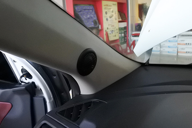 经典小炸机组合 车改坊汽车影音连锁起亚K2改装