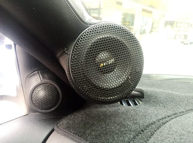 猛很重要 车改坊汽车影音连锁大众高尔夫4改装