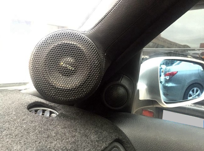 猛很重要 车改坊汽车影音连锁大众高尔夫4改装