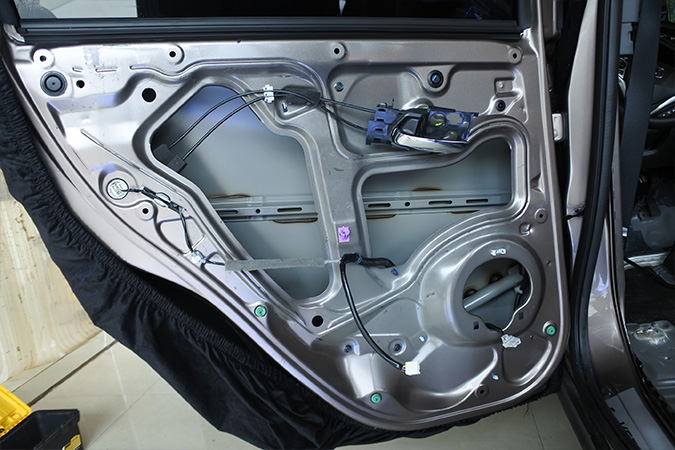 告别敞篷车 车改坊汽车影音连锁本田XRV改装ETO