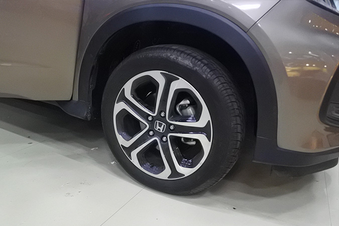 告别敞篷车 车改坊汽车影音连锁本田XRV改装ETO