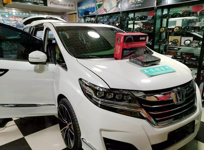 悦味不够？ 车改坊汽车影音连锁本田艾力绅改装