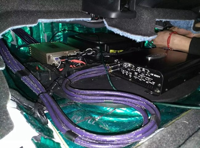 悦味不够？ 车改坊汽车影音连锁本田艾力绅改装