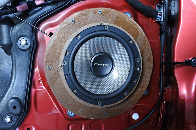 新款车也要改音响 车改坊汽车影音连锁马自达昂