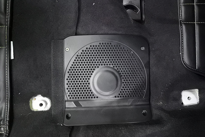 很柔很有诗意 车改坊汽车影音连锁宝马3系改装