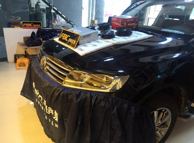 越淳越美 车改坊汽车影音连锁大众途锐改装德国