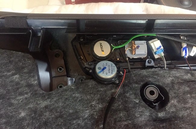 越淳越美 车改坊汽车影音连锁大众途锐改装德国