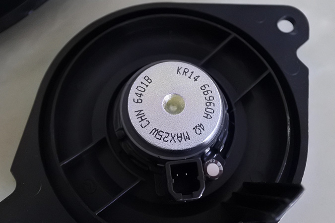 新款车也要改音响 车改坊汽车影音连锁马自达昂