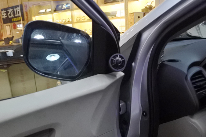 超值的音响系统 车改坊汽车影音连锁本田锋范改