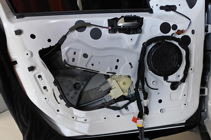 音质大幅度提升 车改坊汽车影音连锁标致2008改装