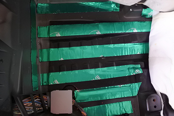 改装之旅 车改坊汽车影音连锁福特蒙迪欧改装