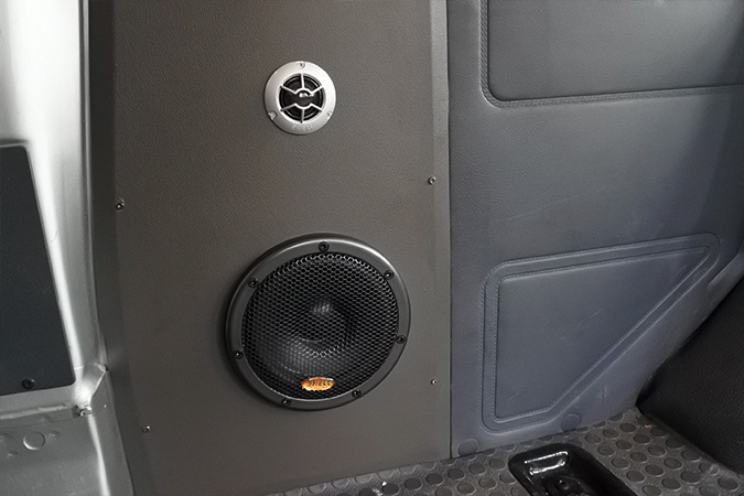 没有音乐怎么行？车改坊汽车影音连锁福特全顺