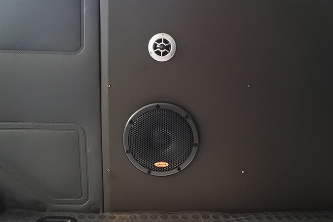 没有音乐怎么行？车改坊汽车影音连锁福特全顺