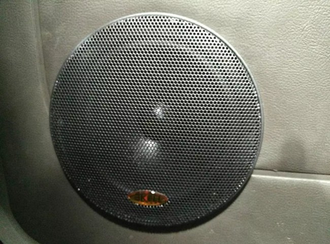 小改怡情 车改坊汽车影音连锁五菱荣光改装美国