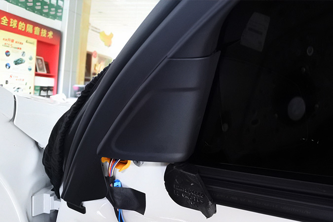 Hi-END音质无与伦比 车改坊汽车影音连锁宝马525