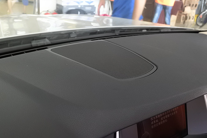 一直火下去 车改坊汽车影音连锁宝马5系无损升级