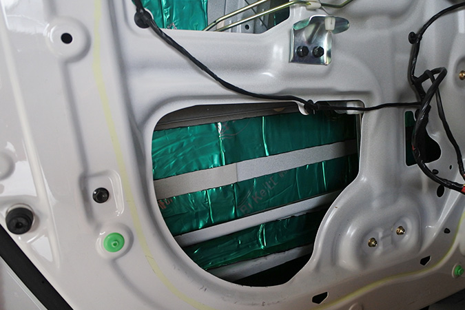 “神车”也要去梗 车改坊汽车影音连锁五菱宏光