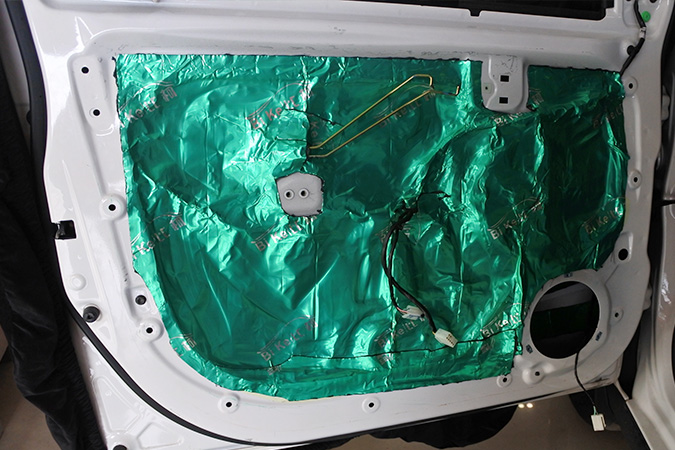 “神车”也要去梗 车改坊汽车影音连锁五菱宏光