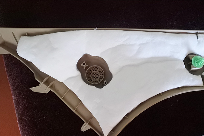 “神车”也要去梗 车改坊汽车影音连锁五菱宏光