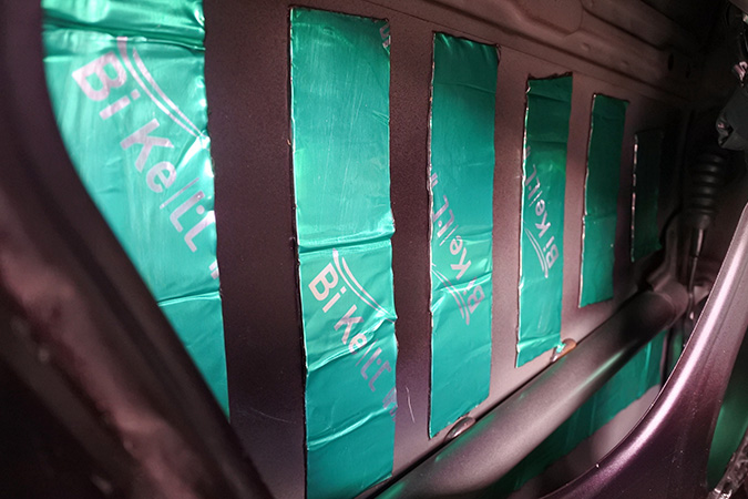 靓音自然来 车改坊汽车影音连锁丰田威驰改装美