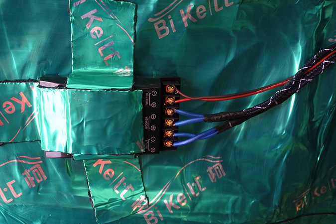 靓音自然来 车改坊汽车影音连锁丰田威驰改装美