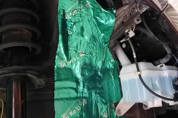 靓音自然来 车改坊汽车影音连锁丰田威驰改装美