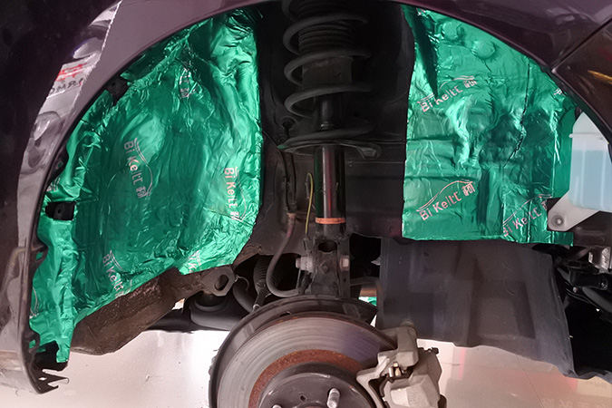 靓音自然来 车改坊汽车影音连锁丰田威驰改装美