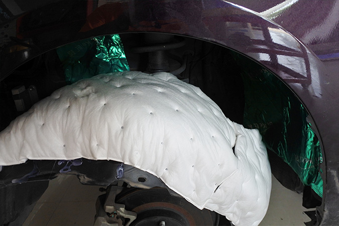 靓音自然来 车改坊汽车影音连锁丰田威驰改装美