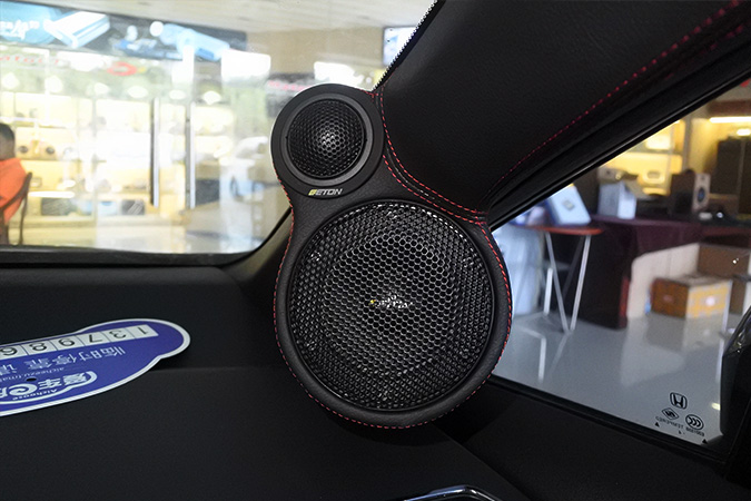 乐此不疲 车改坊汽车影音连锁本田思域改装ETO