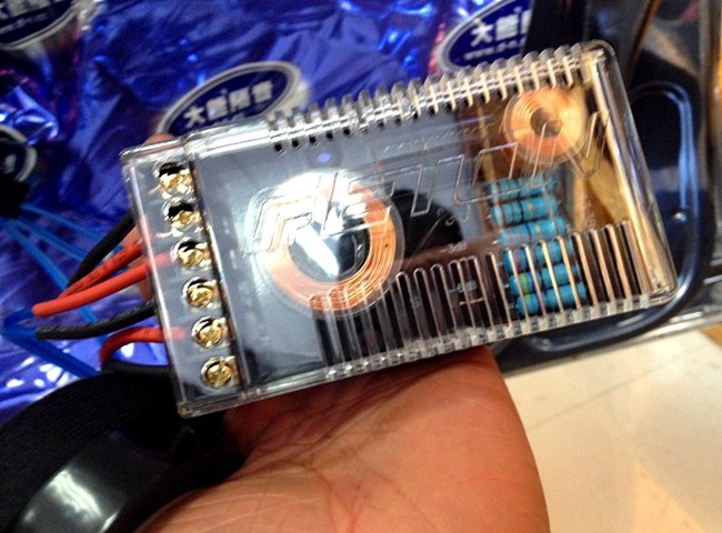 放音乐的幸福 唐山乐畅大众迈腾改装德国ETON汽车