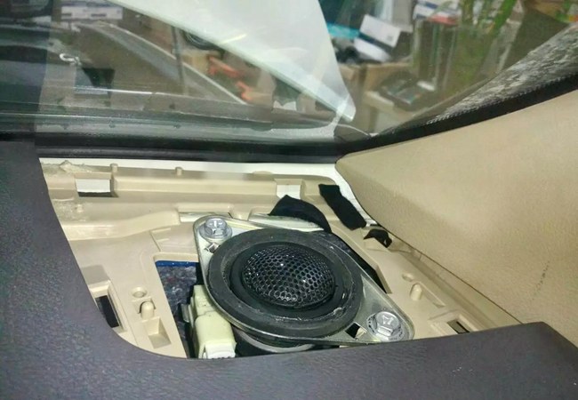 休闲度假好帮手 新疆车佳坊兰德酷路泽改装ETO