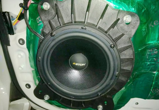 休闲度假好帮手 新疆车佳坊兰德酷路泽改装ETO