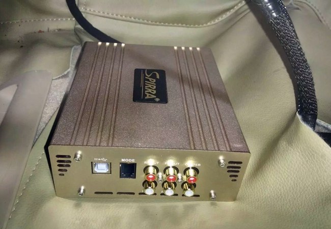 休闲度假好帮手 新疆车佳坊兰德酷路泽改装ETO