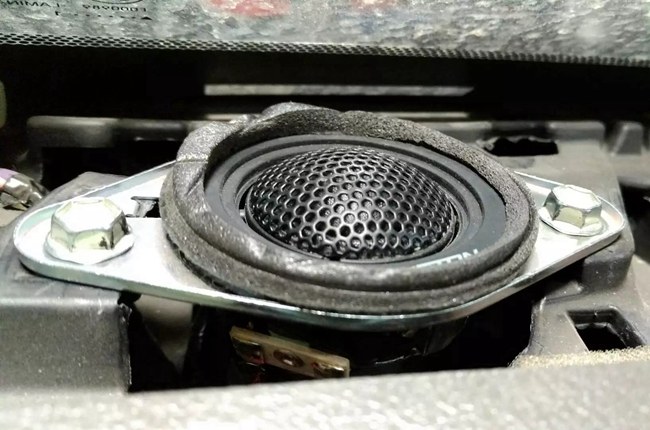 情难独奏 新疆车佳坊丰田凯美瑞改装ETON、斯派朗