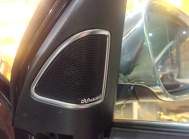 灿烂的财富 车改坊汽车影音连锁大众R36改装德国