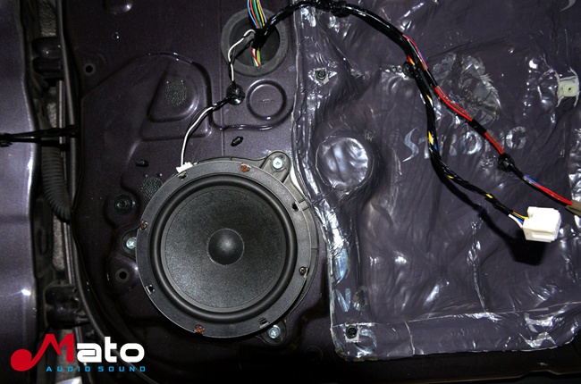 无损升级音质 广州帝锐日产天籁改装美国霸克音