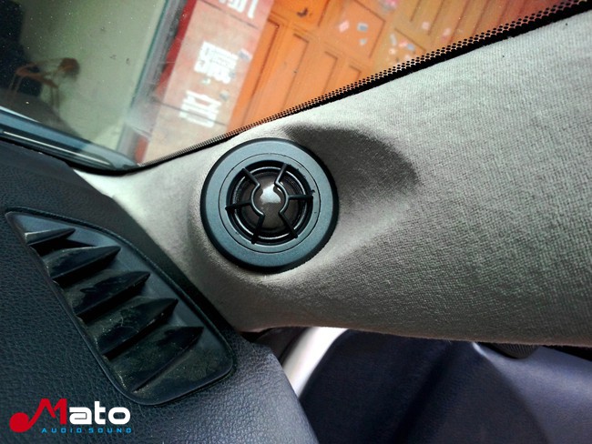 打造移动影音世界 莆田艺声马自达6改装美国霸克